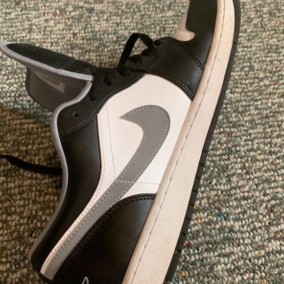 Jordan Low Shadow Black and White. Nike Air Jordan - Picture 7 of 11